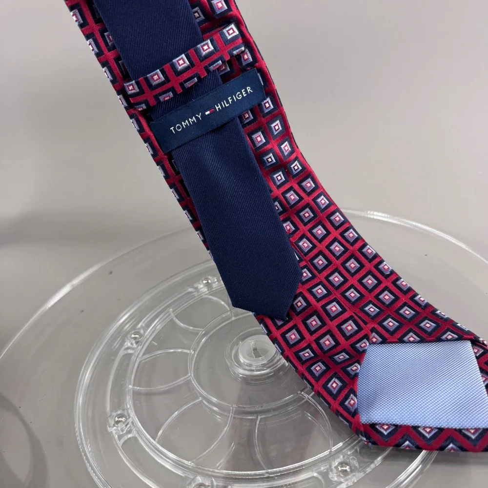 Tommy Hilfiger Mens Silk Necktie Geometric Square Pattern Red Blue Burgundy
